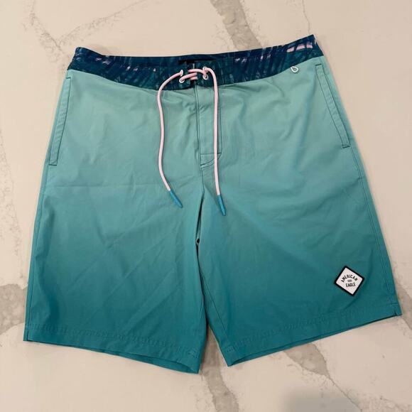 American Eagle Blue Ombré Swim Trunks Men’s Large Board Shorts Summer Vacation - Picture 1 of 10